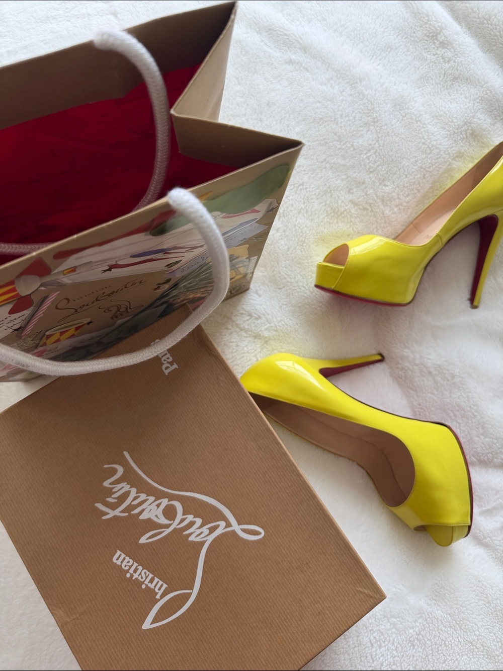 CHRISTIAN LOUBOUTIN Hyper Prive 120 Patent Calf Souffre (Yellow)